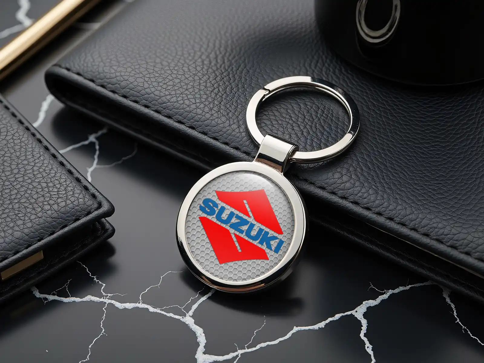 Suzuki Llaveros Metal Brillantes Robusto